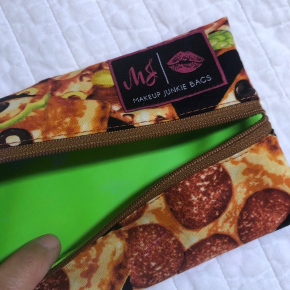 Makeup Junkie Bag Size Mini Pizzeria Print - Picture 2 of 5